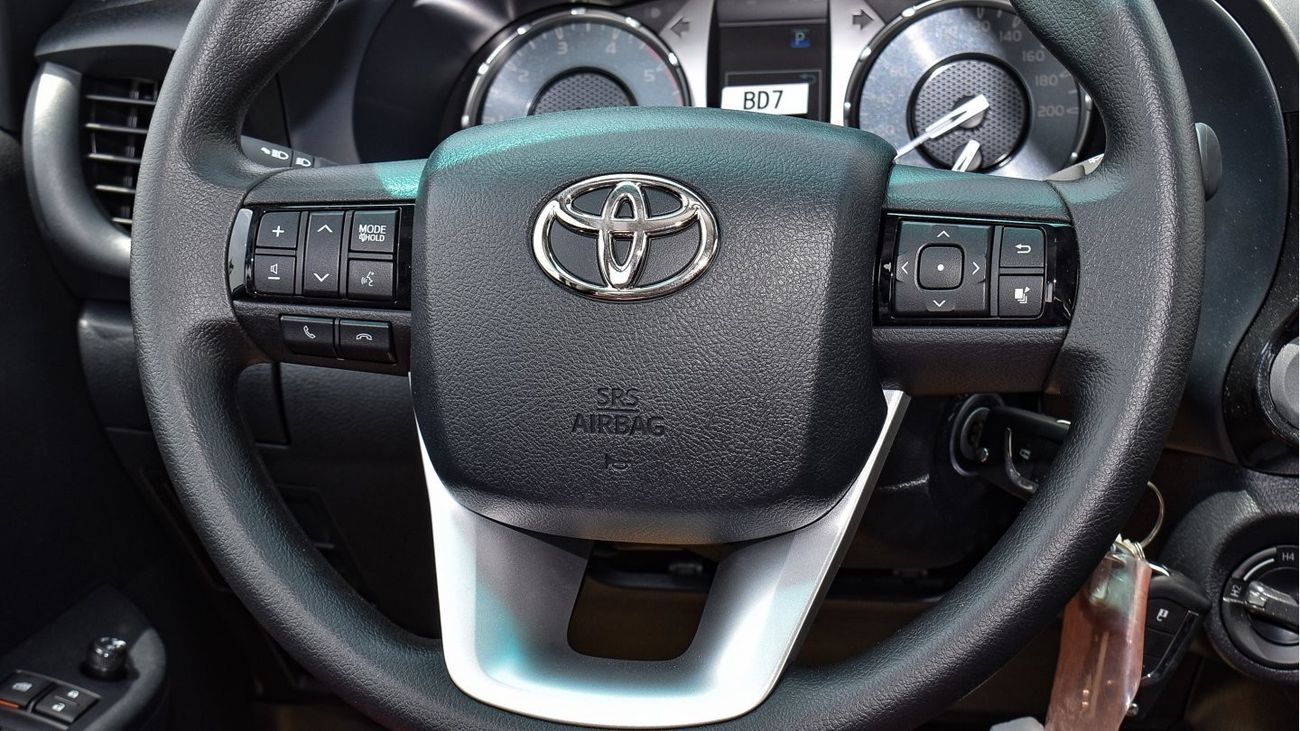 Toyota Hilux 2.4L Diesel A/T 4WD