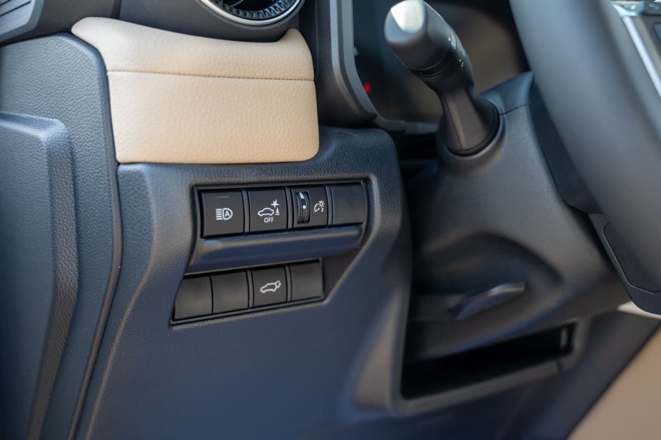 تويوتا برادو 2.4L Turbocharged | 4 Cylinder | Automatic | 7 Seater