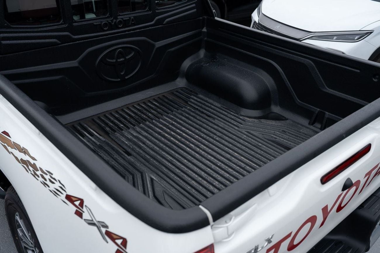 تويوتا هيلوكس S-GLX 2.8L Pick Up Diesel Automatic Transmission 4WD Double Cabin 2026