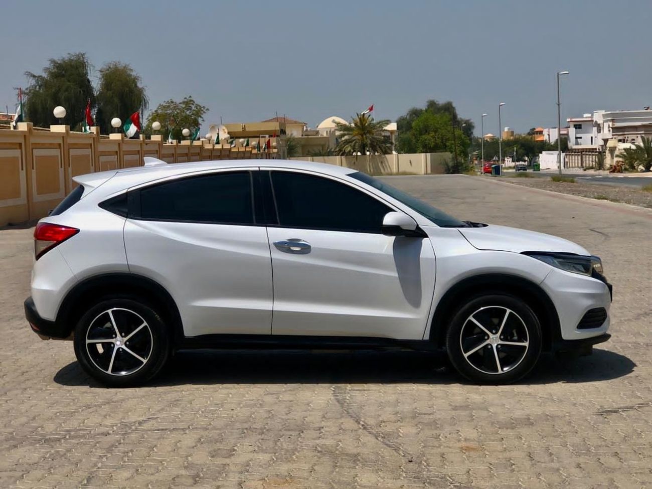 Honda HRV EX Honda HR-V 2021 GCC Specs ، 1.8L ,LOW MILEAGE , GOOD CONDITIO