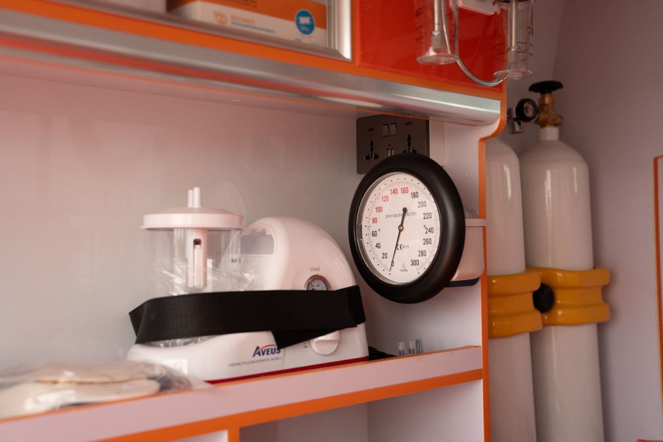 Toyota Land Cruiser Toyota Land Cruiser 78LC78 4.0L V6 Hardtop Ambulance manual