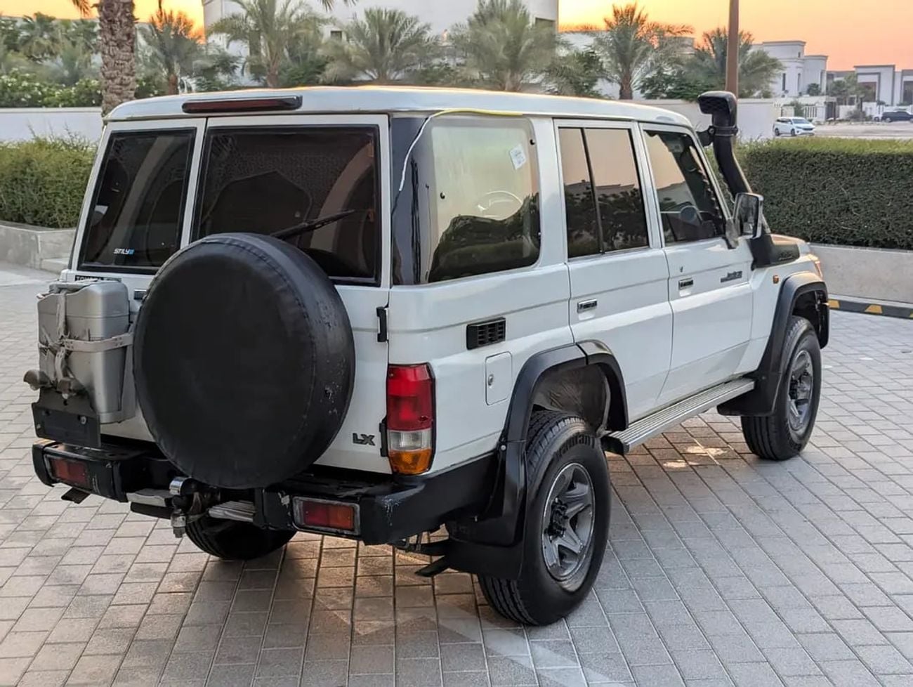 تويوتا لاند كروزر 70 Land Cruiser 76 Series 1VD-FTV 4.5L V8 Turbo-Diesel Excellent Condition