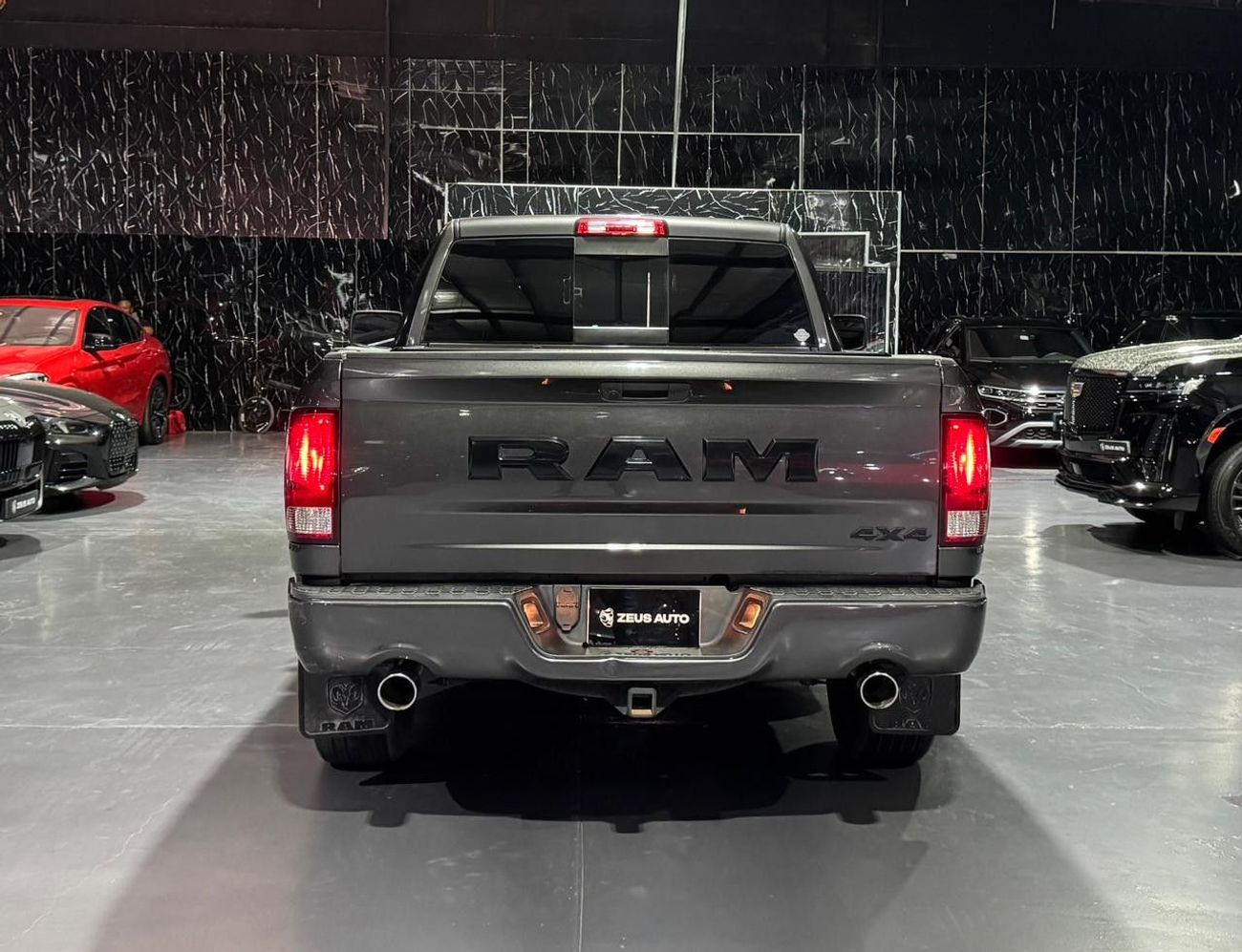 Dodge RAM 1500 Dodge RAM 1500  |  5.7 L HEMI V8 VVT | 8 Speed | GCC |
