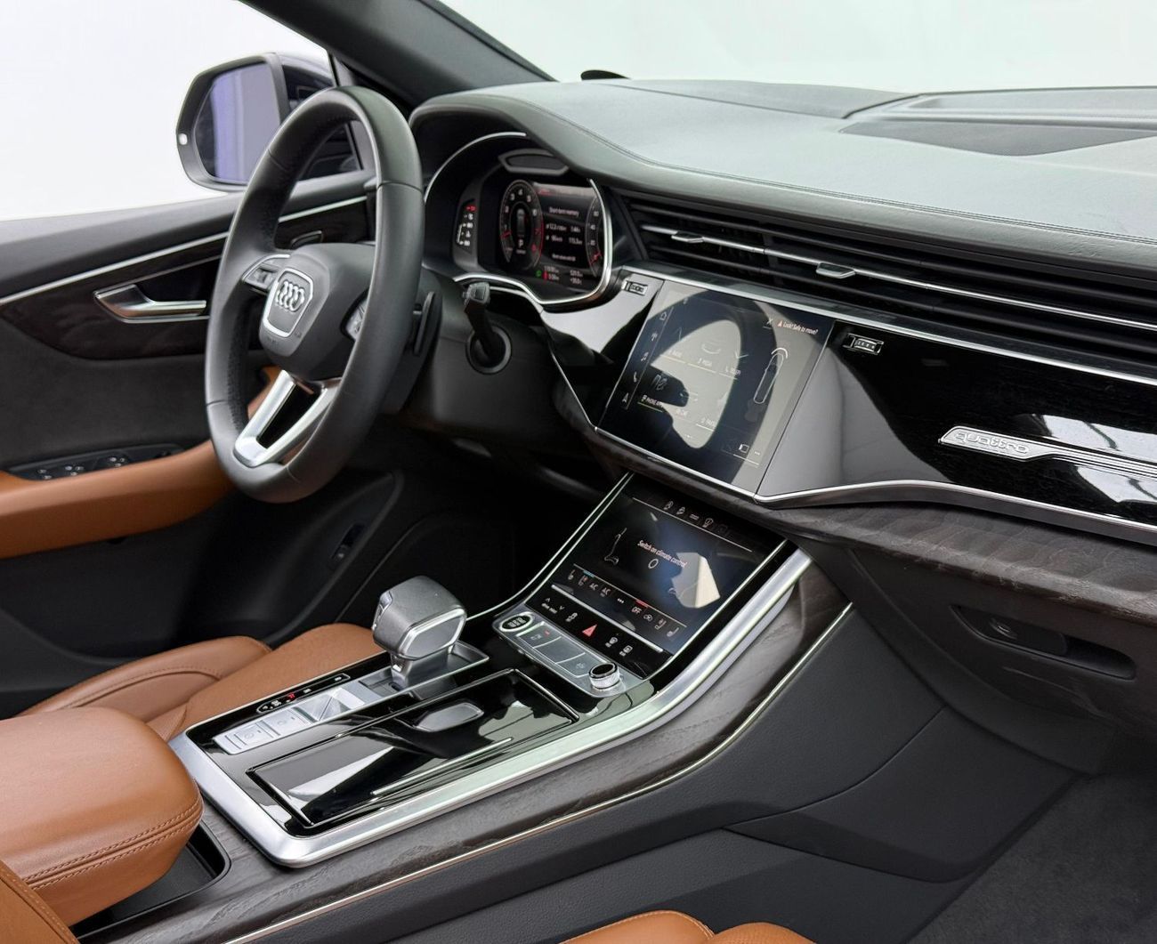 Audi Q8 55 TFSI quattro S-Line 3.0L (340 HP) 2021 Audi Q8 55 TFSI Quattro S-Line, Warranty, Full Audi Servic