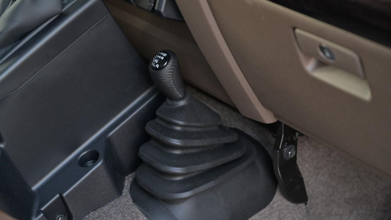 تويوتا لاند كروزر 70 Toyota hard top LC76 4.0 AT 2025 mid option