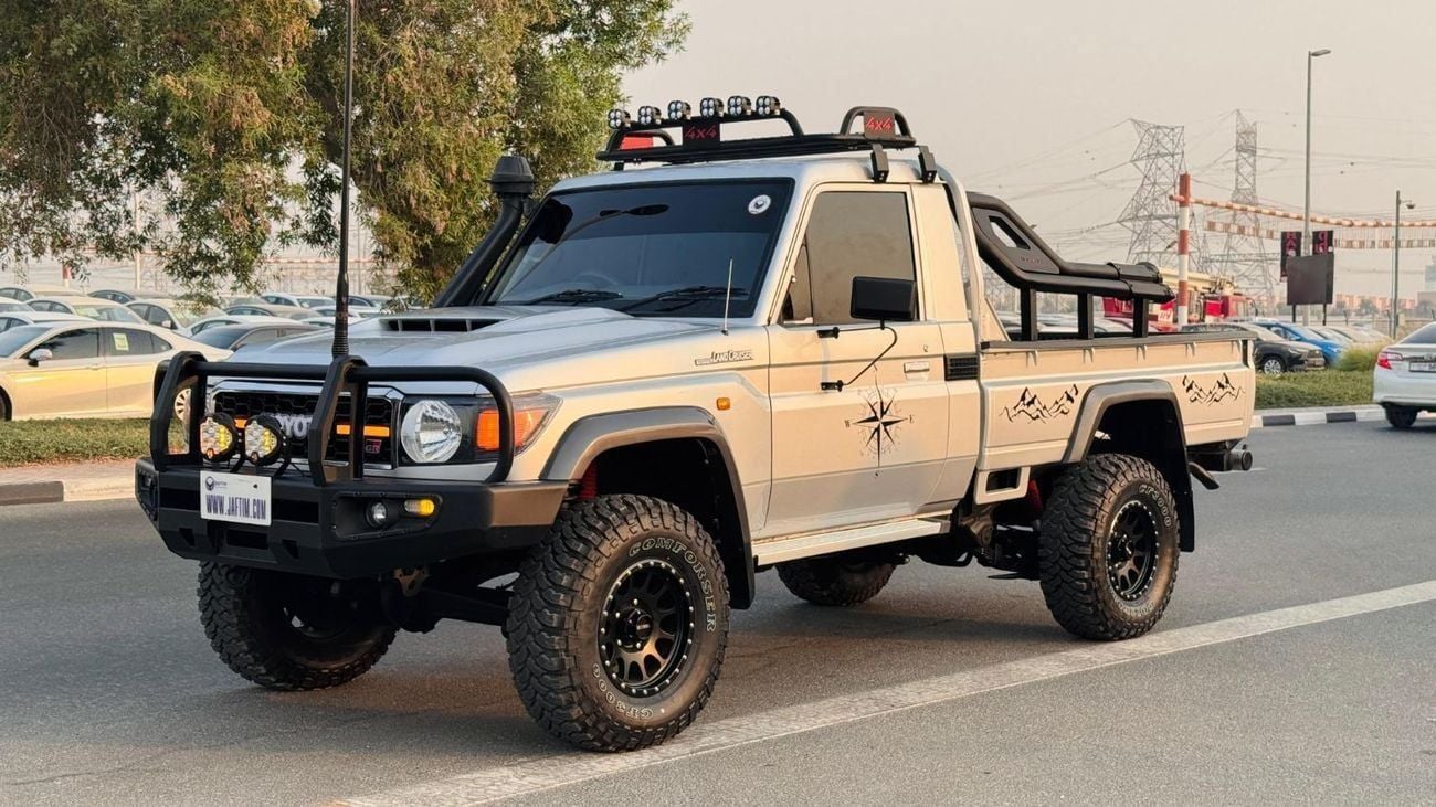 Toyota Land Cruiser Pick Up MANUAL TRANSMISSION | 4WD | SINGLE CAB | 4.5L DIESEL ENGINE | BULL BAR WITH FOCUSED LED LIGHTS