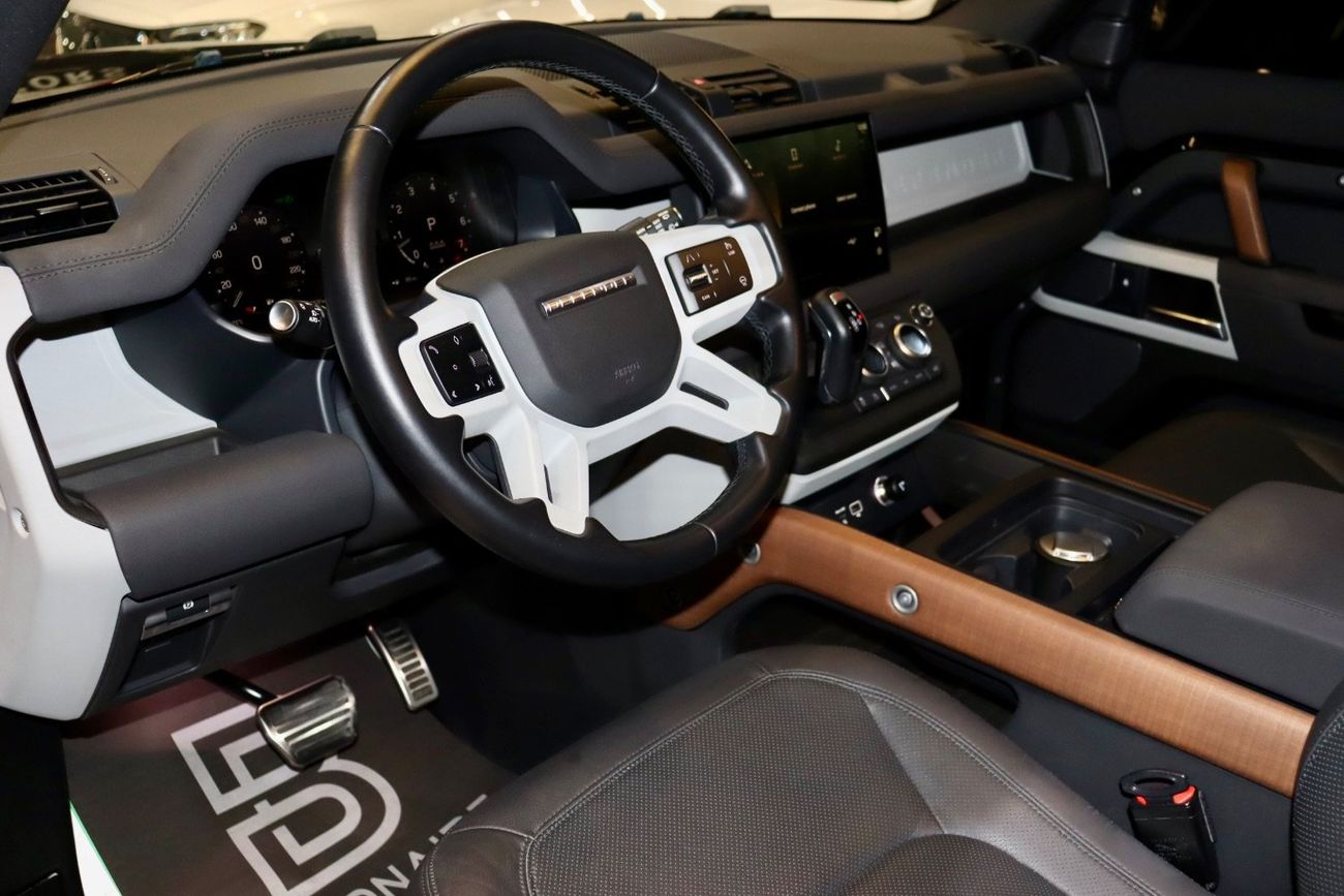 لاند روفر ديفندر 110 X-Dynamic SE P300 2.0L