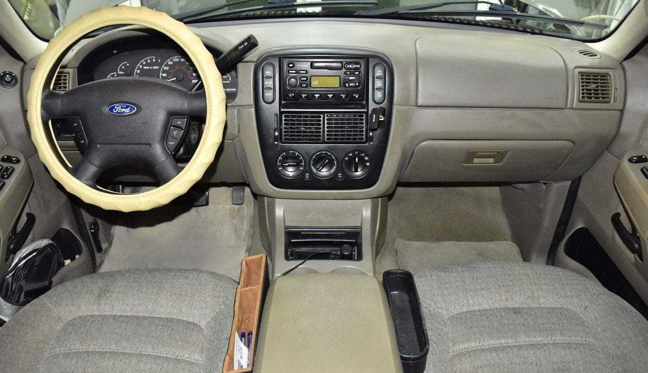 فورد إكسبلورر EXCELLENT DEAL for our Ford Explorer XLS 4x4 ( 2002 Model ) in Grey Color GCC Specs