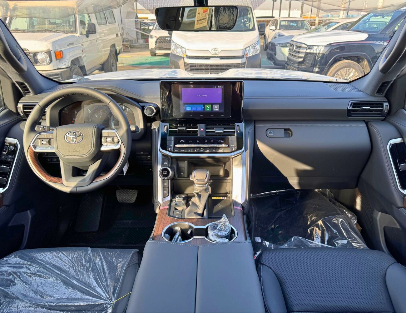 Toyota Land Cruiser GXR | 4.0L PETROL | PWR SEATS & VENTILATION | SPEEDOMETR | SUNROOF | HIGH OPTION | CODE# GXR42H