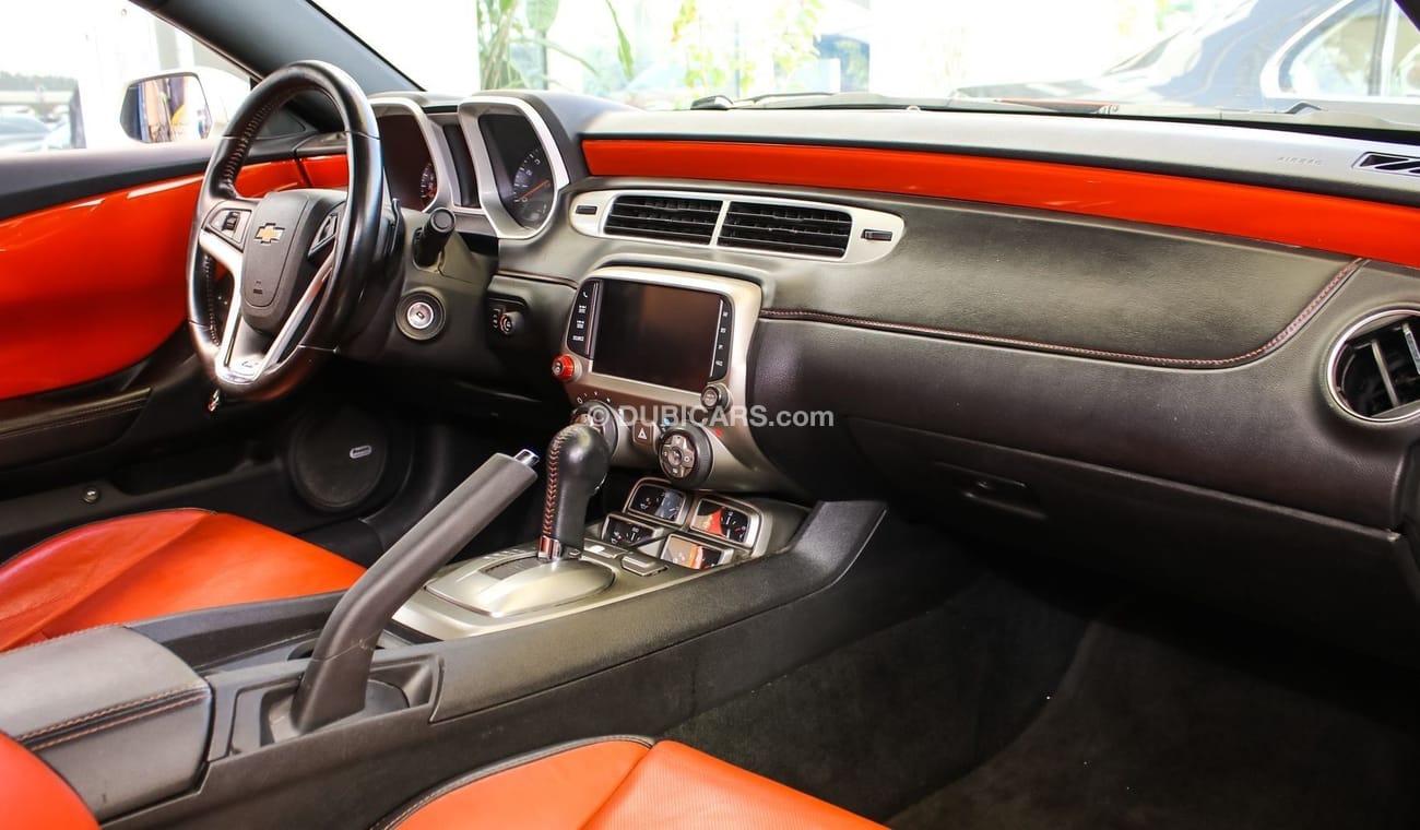 Chevrolet Camaro SS V8