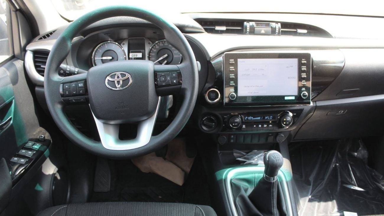 Toyota Hilux SGLX TOYOTA HILUX 2.4L GLX D DC 4WD MT (Export Only)