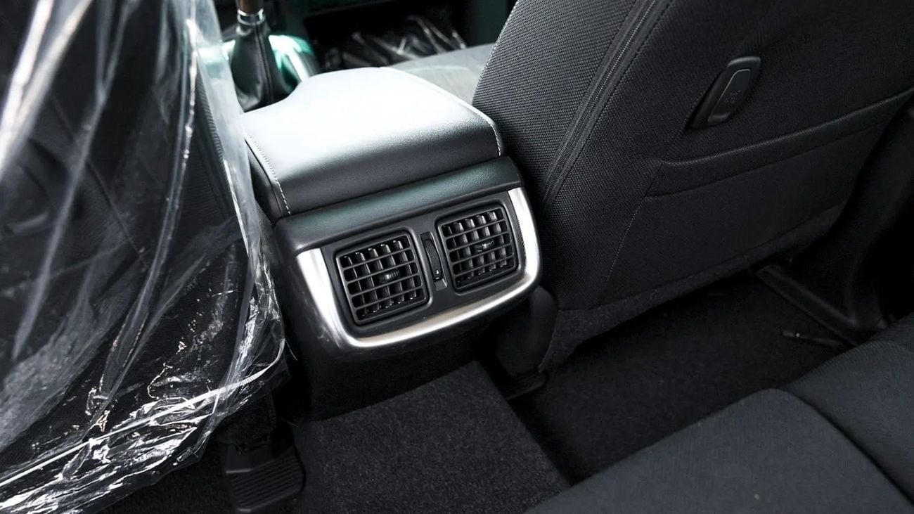 تويوتا هيلوكس SR5 (NON GCC) Brand Double Cab GLX 2.7 SR5 - GCC Specs