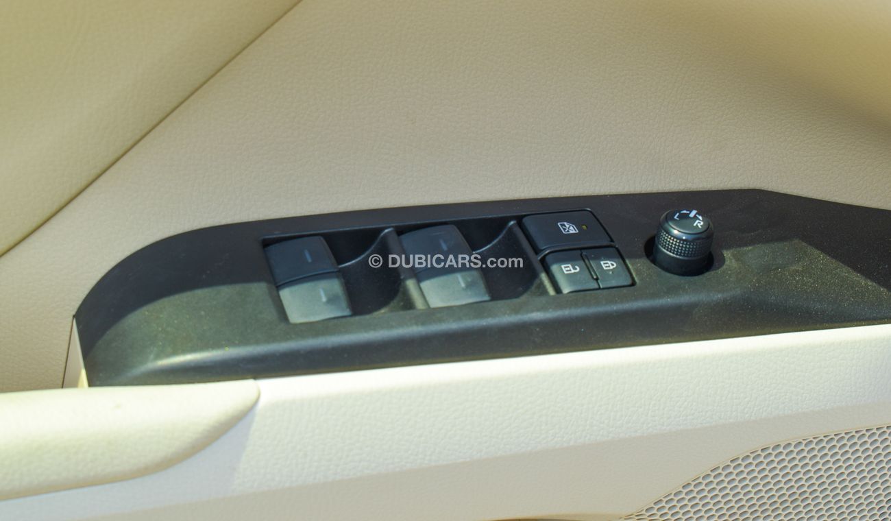 Toyota Camry LE 2.5L HYBRID