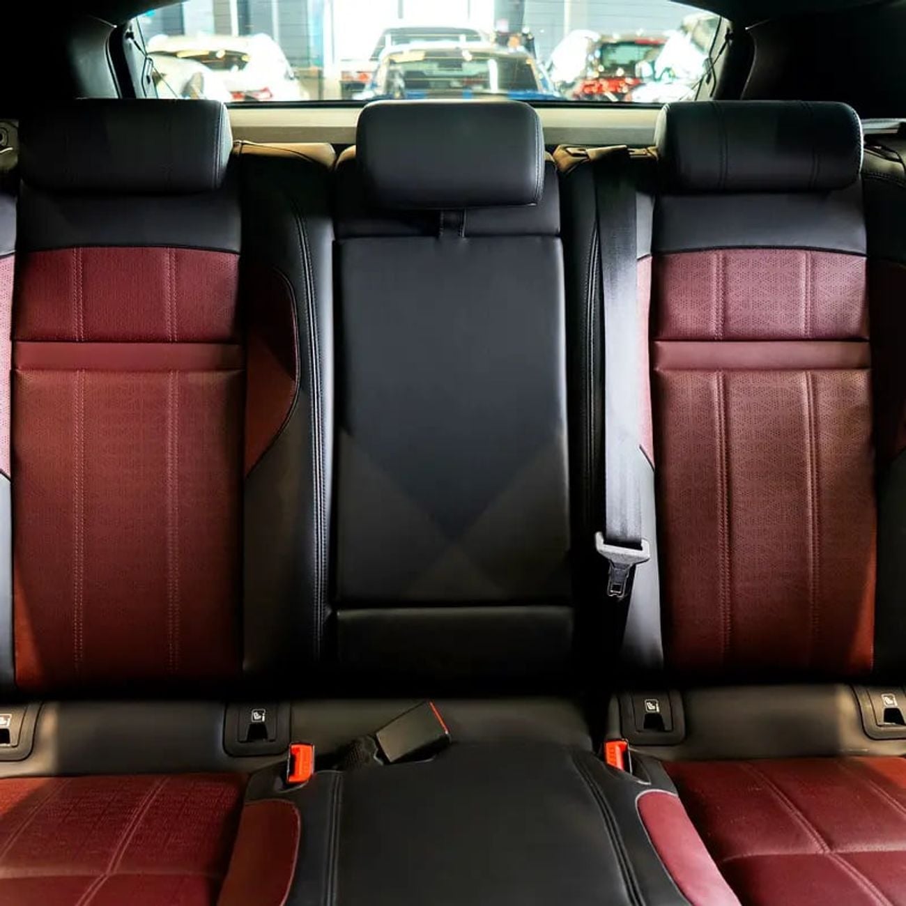 Land Rover Range Rover Evoque AED 1,915 p.m • 0% Downpayment • Evoque R-Dynamic HSE • 1 Year Warranty