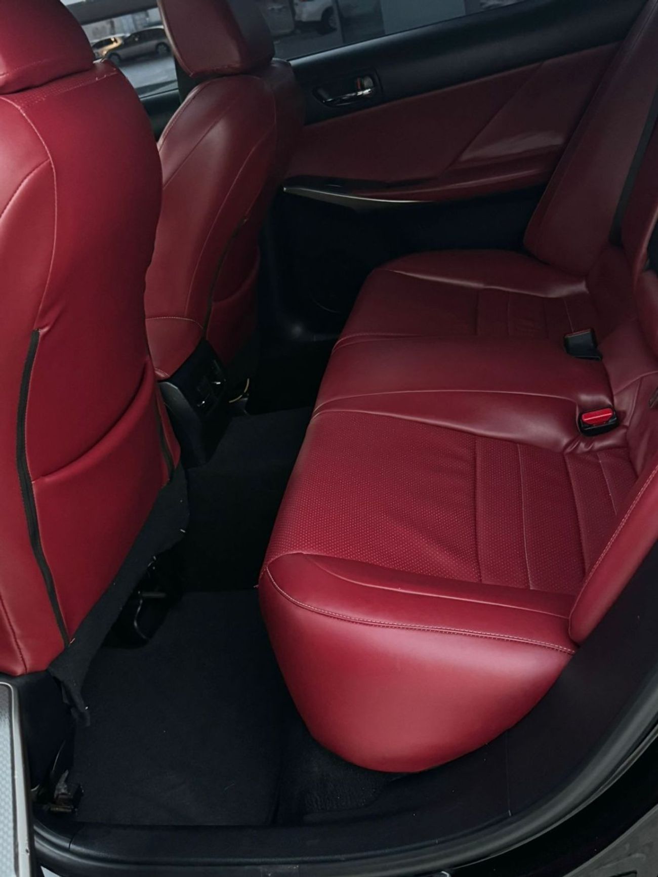 Lexus IS 200 Premier In excellent condition inside and out