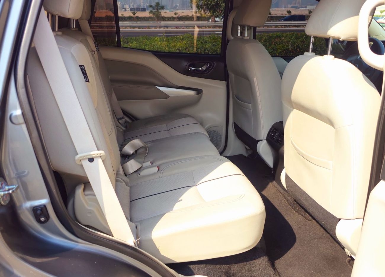 نيسان إكستيرا SE 2.5L RWD