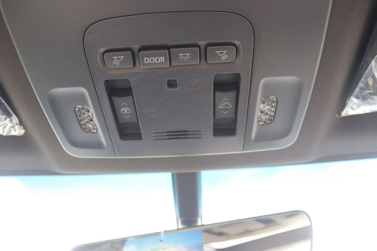 Toyota Camry 2.5LE, KEYLESS ENTRY,PUSH START, PANORAMIC ROOF, ALLOY WHEELS, MODEL 2025