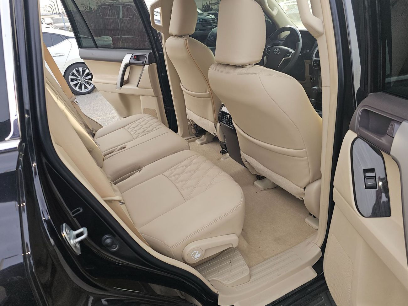 Toyota Prado TX-L Top 2.7L LHD-4WD-Automatic-Petrol-GCC specs-6 Cylinders-7Seats-5 Doors
