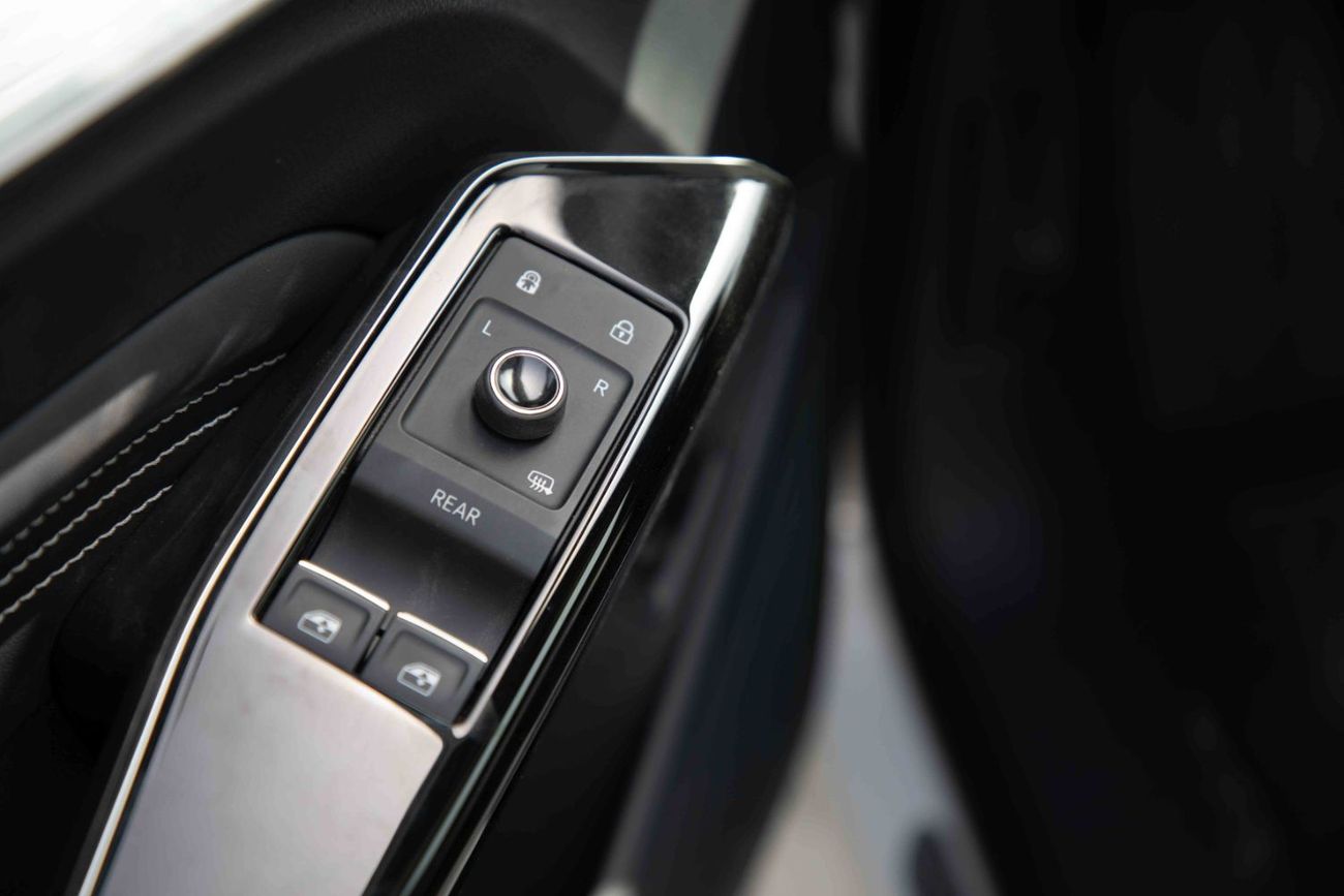 فولكس واجن ID.4 2022 Volkswagen ID4 Pure + - White Inside Black & Grey | Export Only