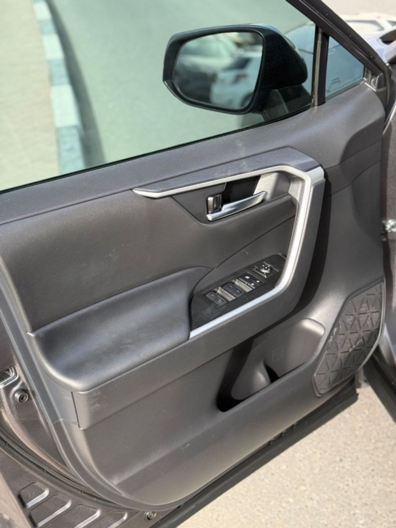 تويوتا راف ٤ XLE 2.5 leather seats, push start