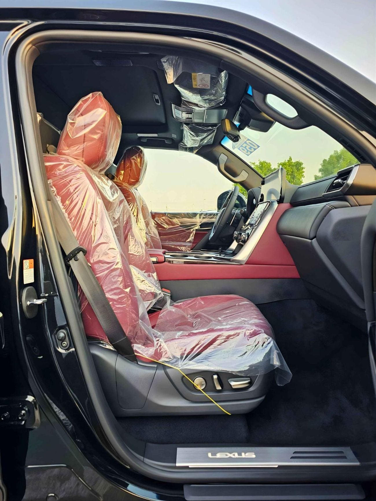 لكزس LX 700h HYBRID URBAN/3.5L PETROL/RADAR/SUNROOF/LEATHER WITH POWER SEATS/FULL OPTION (CODE # LX7HV)