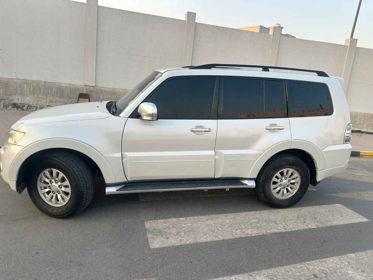 Mitsubishi Pajero GLS 3.5L (186 HP) (7 Seater)