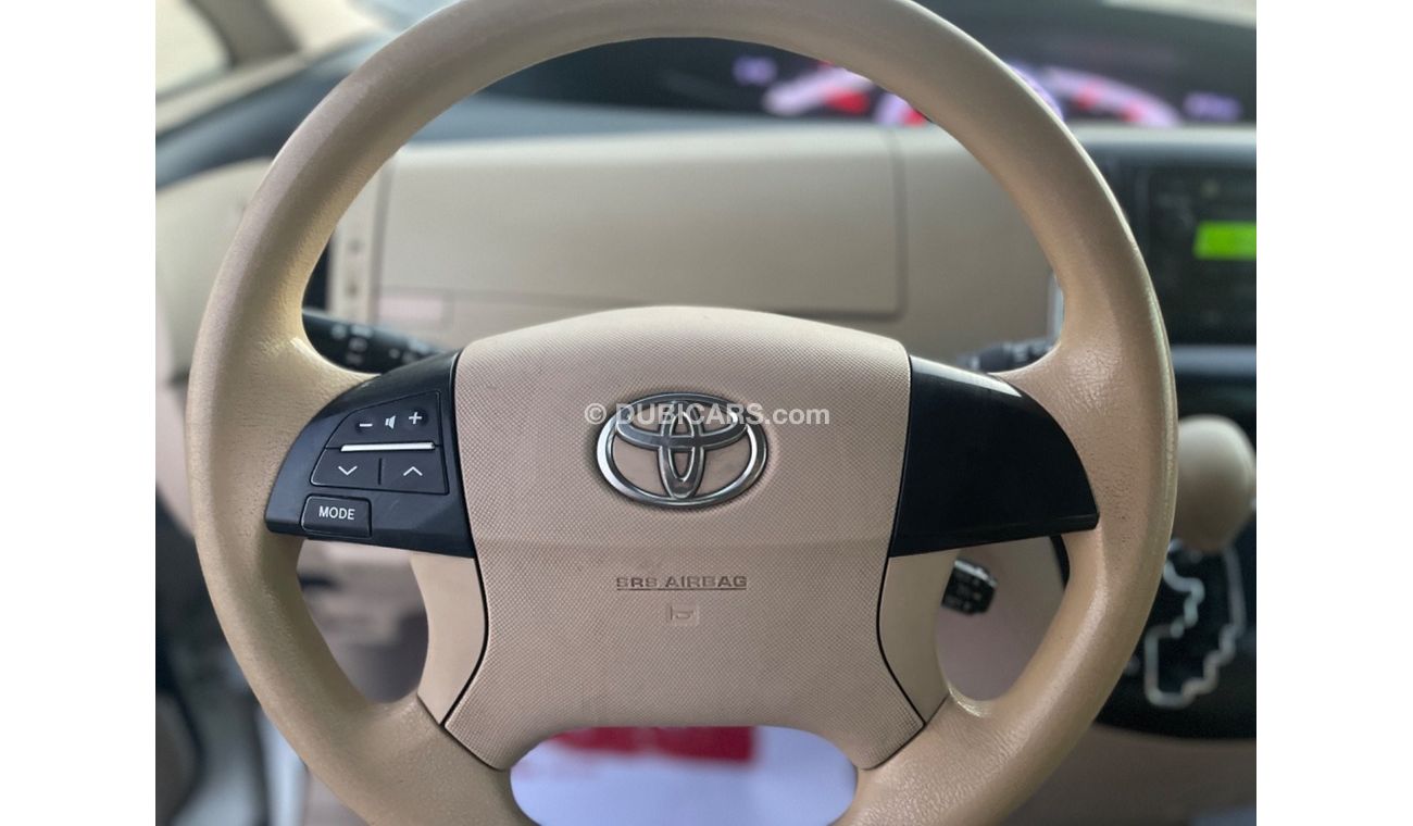 Toyota Previa SE Toyota previa 2015 GCC