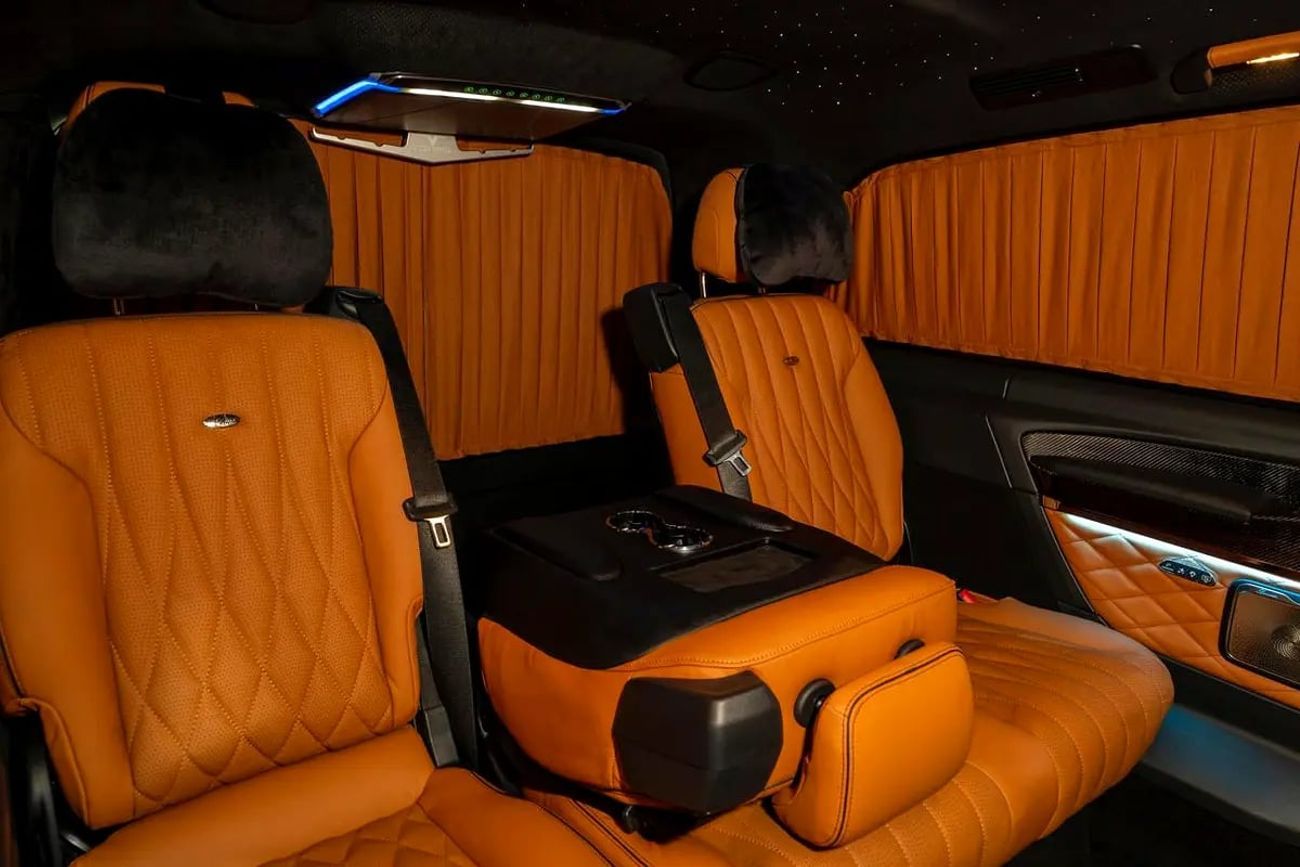 مرسيدس بنز V 300 NEW ARRIVAL MODEL LUXURY MERCEDES GCC V300 with ADDITIONAL REAR AC-2 YEARS WARRANTY BY VLINE