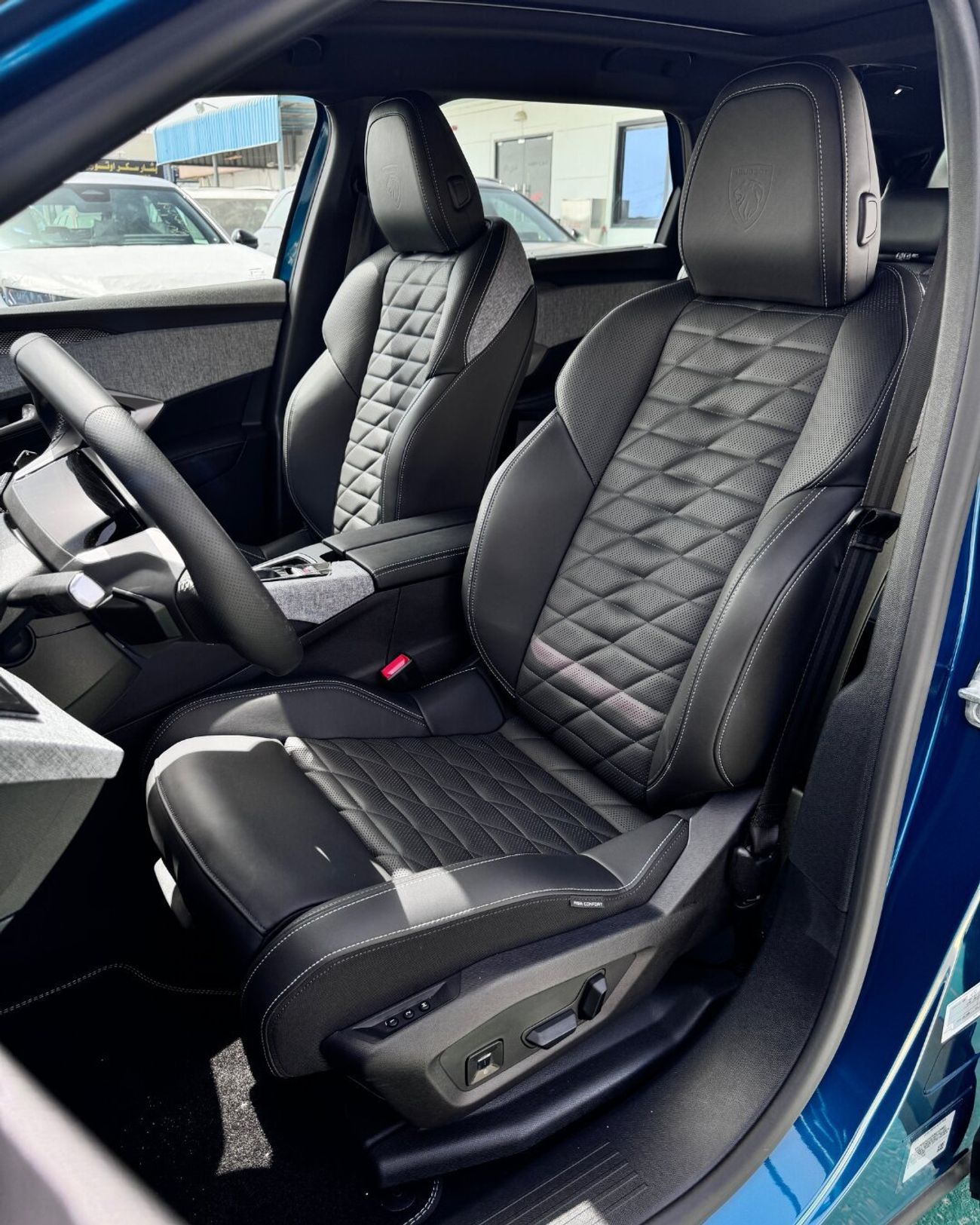 Peugeot 5008 NEW PEUGEOT 5008 GT - 1.6T - (2025 MODEL) GCC specs