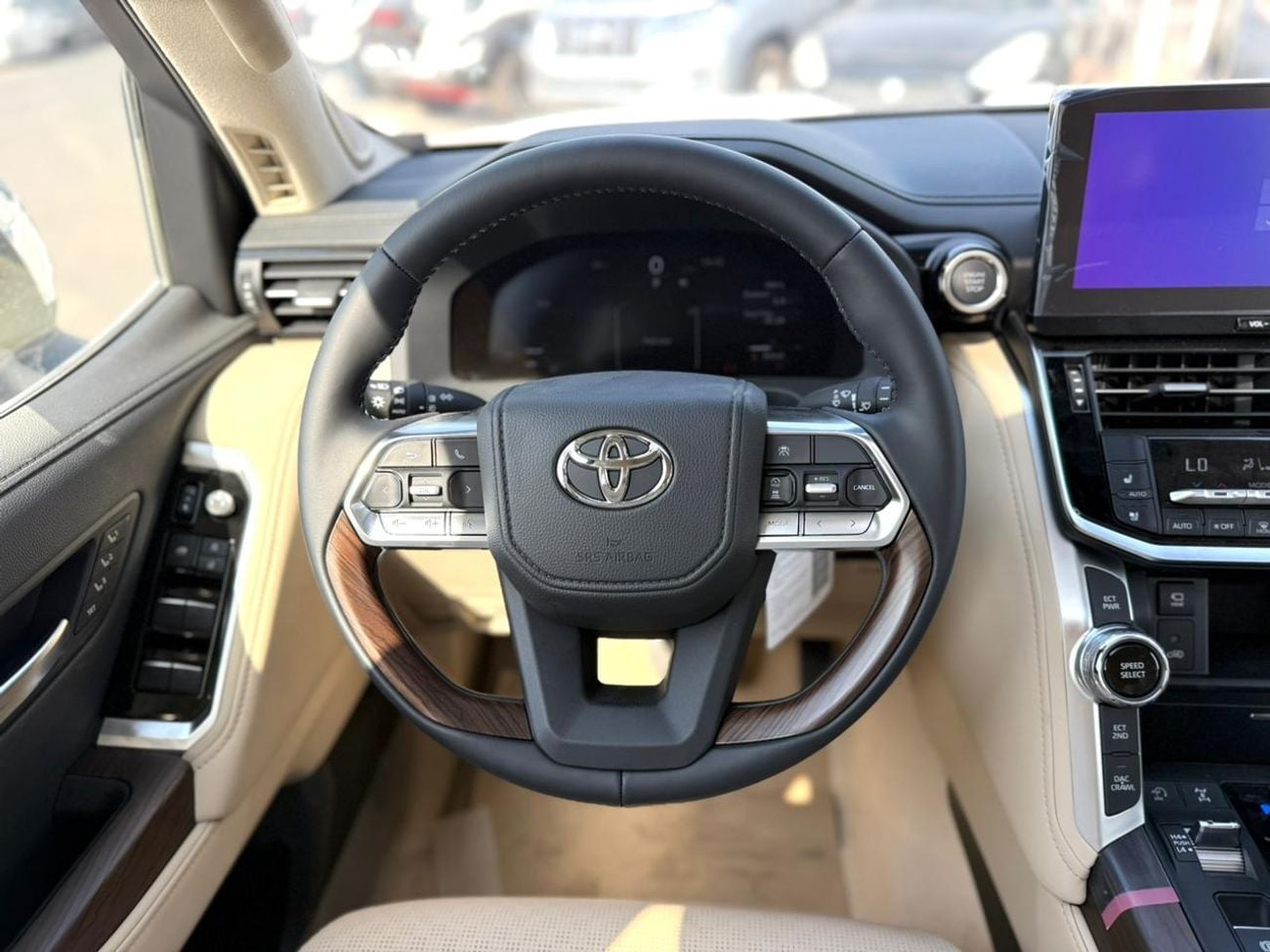 Toyota Land Cruiser VXR 4.0L V6 White 2026 GCC Omani