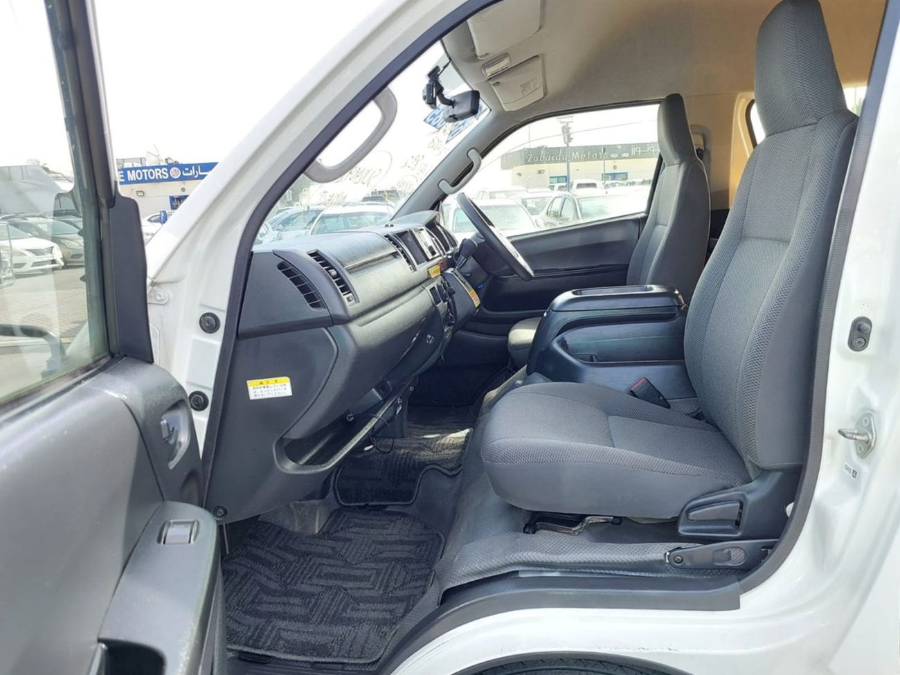 تويوتا هاياس TOYOTA HIACE VAN RHD 2015 MODEL 2.7 L PETROL AUTOMATIC(PM61832)