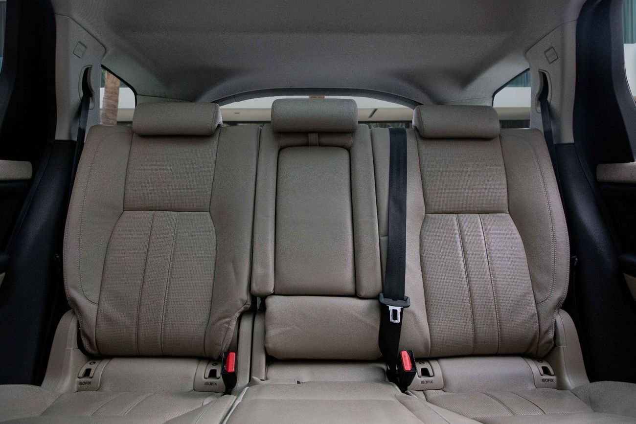 لاند روفر دسكفري | 1,662 P.M (4 Years)⁣ | 0% Downpayment | Pristine Condition!