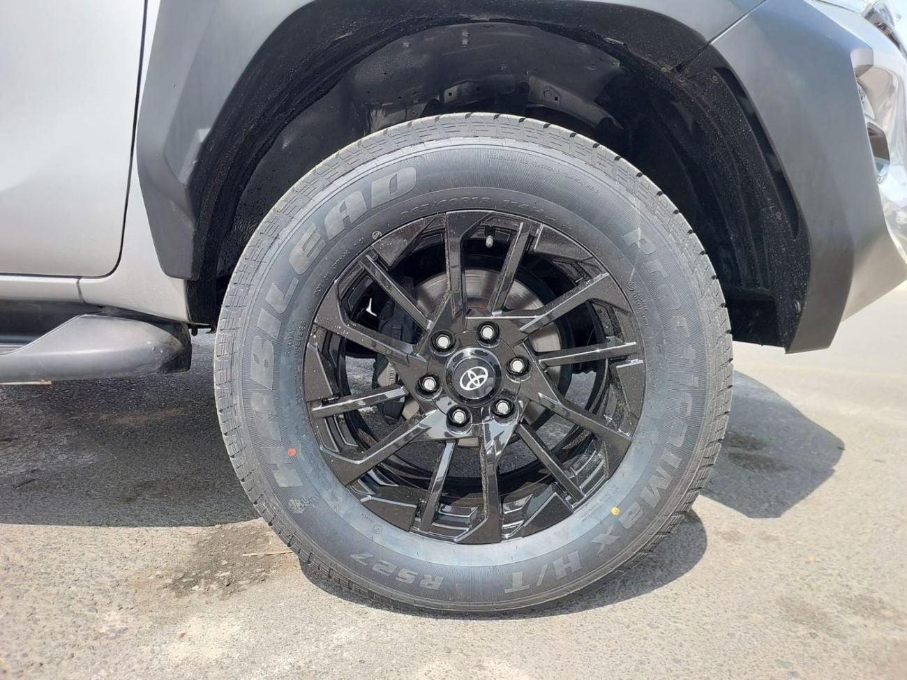Toyota Hilux (RAMADAN OFFER) TOYOTA HILUX PICKUP RHD 2019 MODEL 2.8 L DIESEL AUTOMATIC(PM37586)