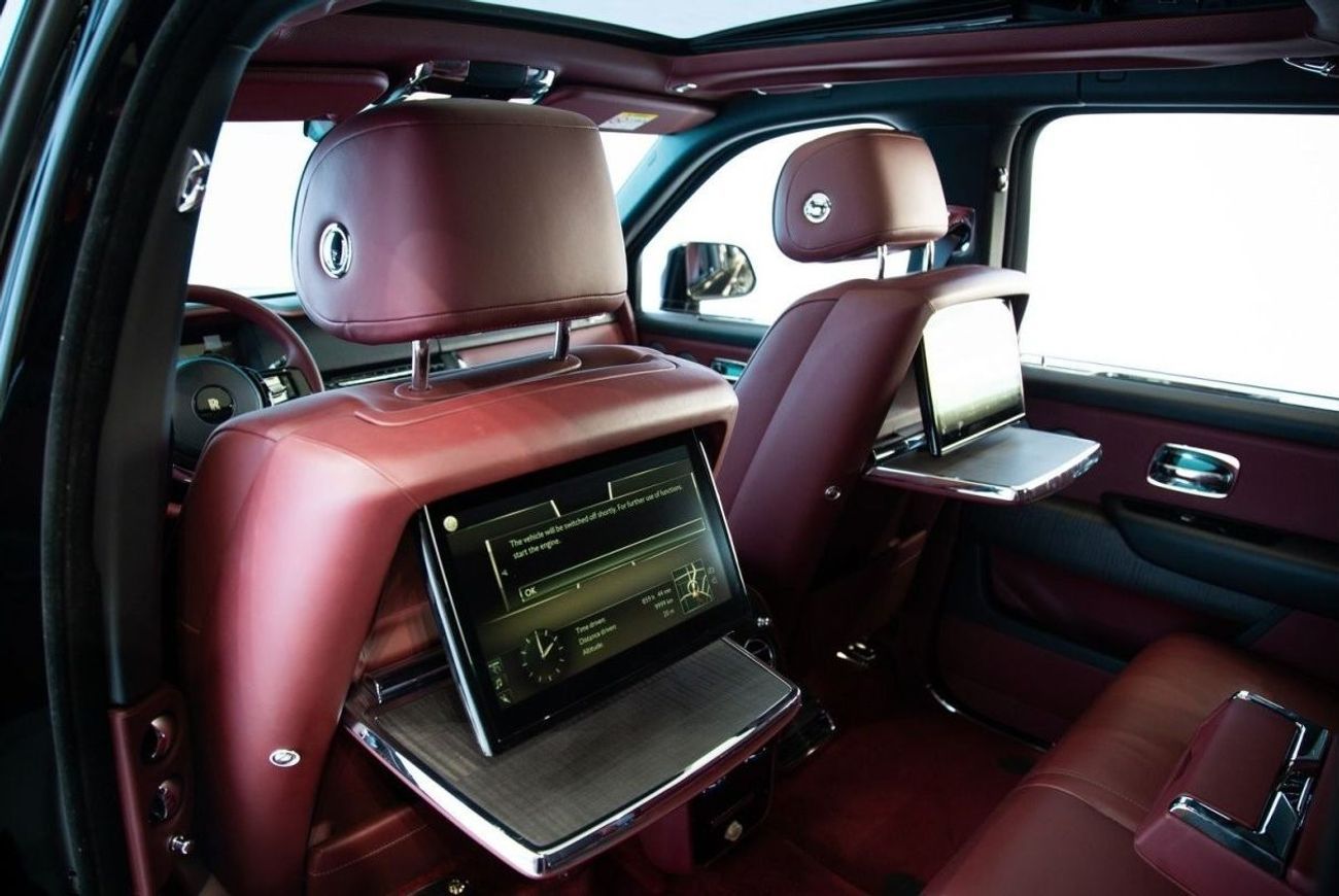 Rolls Royce Cullinan BLACK BADGE Std