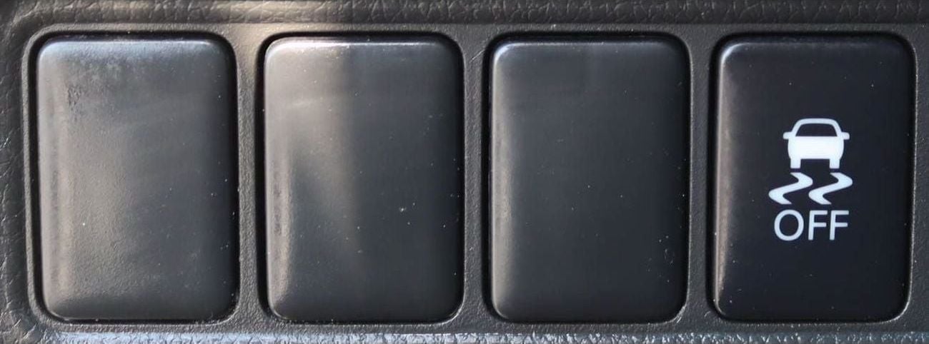 Mitsubishi L200 GL 2.4L (128 HP) Double Cab Utility Mitsubishi L200 2.4 L 4WD 2022 GCC accident-free in excellent co