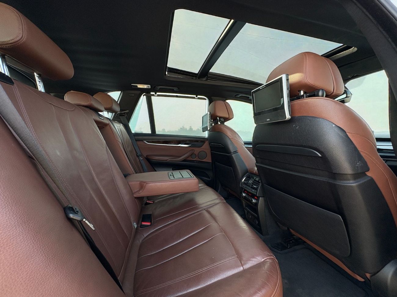 BMW X5 50i Exclusive 4.4L (5 Seater) | 2015 | GCC SPECS | Full Option