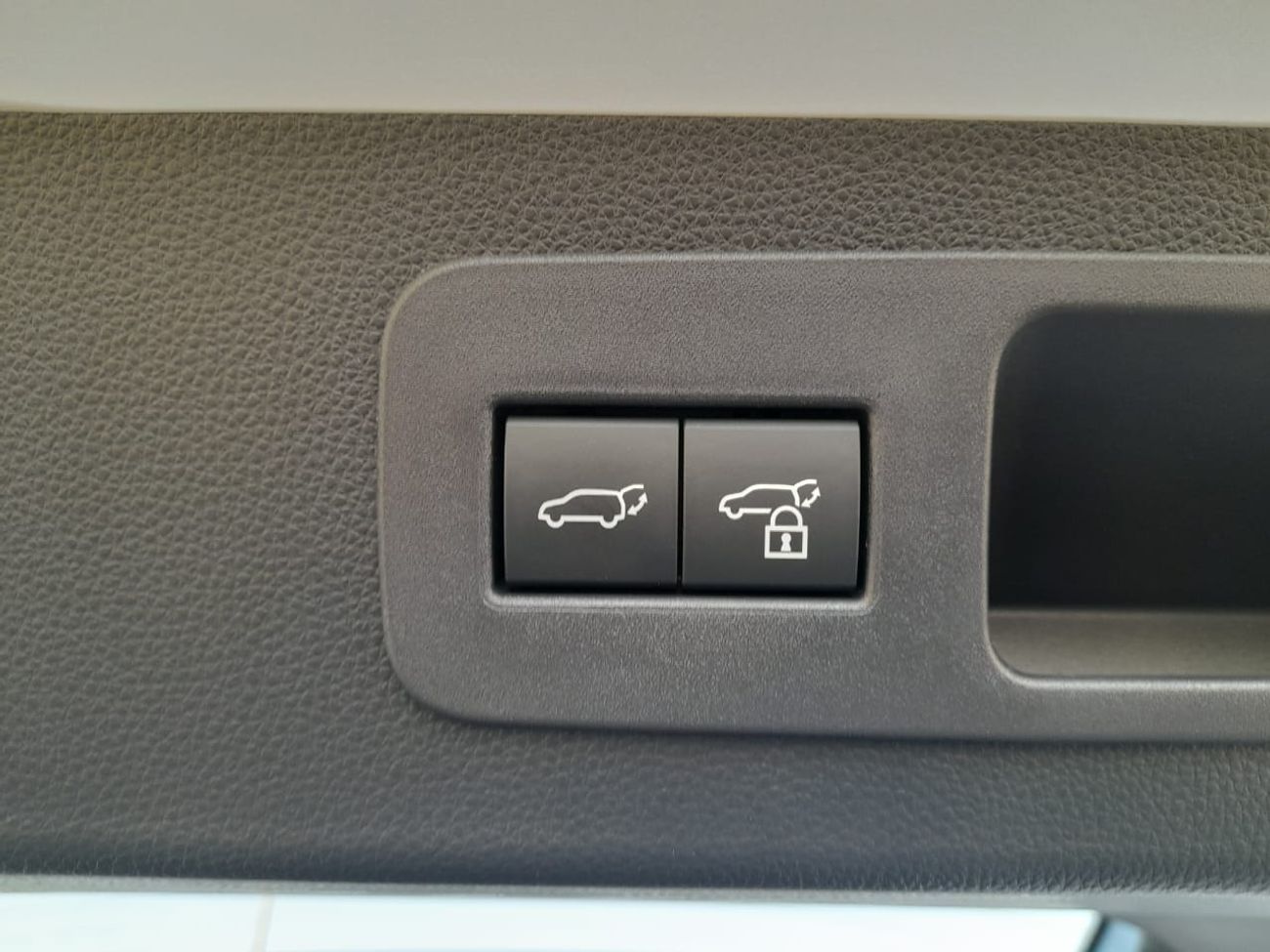 Lexus LX 600 RHD Signature 3.5L