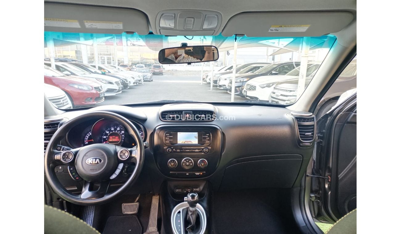 كيا سول 2000 سى سى موديل 2016 مثبت سرعة تحكم رنجات حساسات بحالة ممتازة لاتحتاج لأى مصاريف