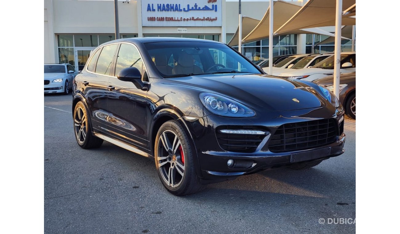 Porsche Cayman GTS Porsche Cayenne GTS_Gcc_2014_Excellent_Condition _Full option