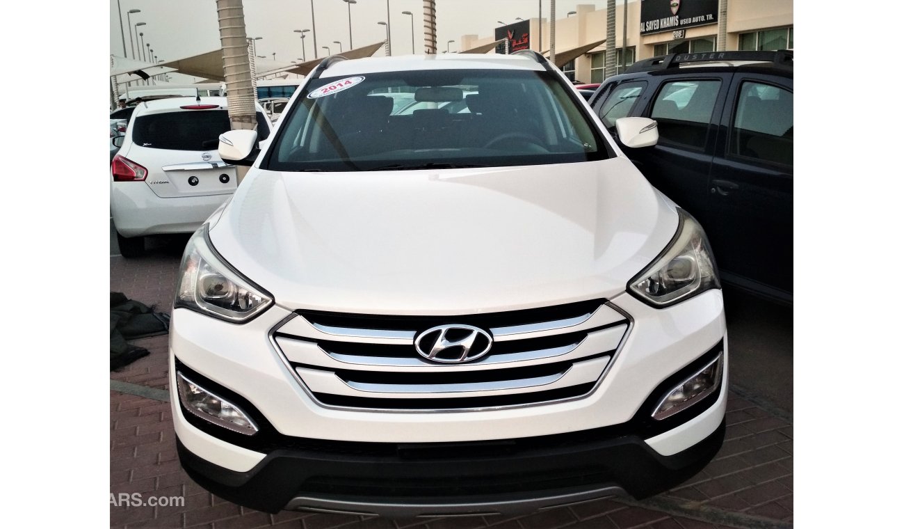 Hyundai Santa Fe 2014 WHITE GCC NO PAIN NO ACCIDENT PERFECT
