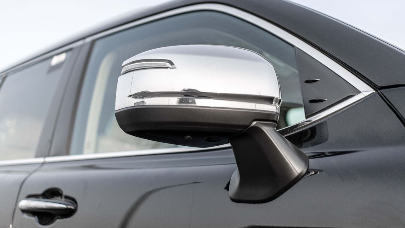 Toyota Land Cruiser 2025 Toyota Land Cruiser VX 4.0L AT Petrol (Black-Beige)