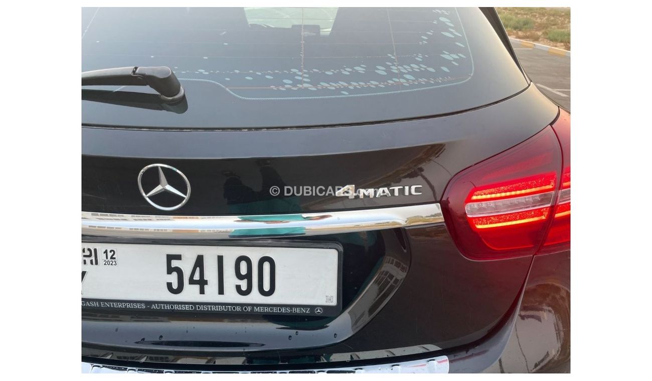 Mercedes-Benz CLA 250 Mercedes GLA 250 FREE ACCIDENT 2018 BLACK 180K GCC Automatic Gasoline 5 4 BLACK Price : 110000 Mobil