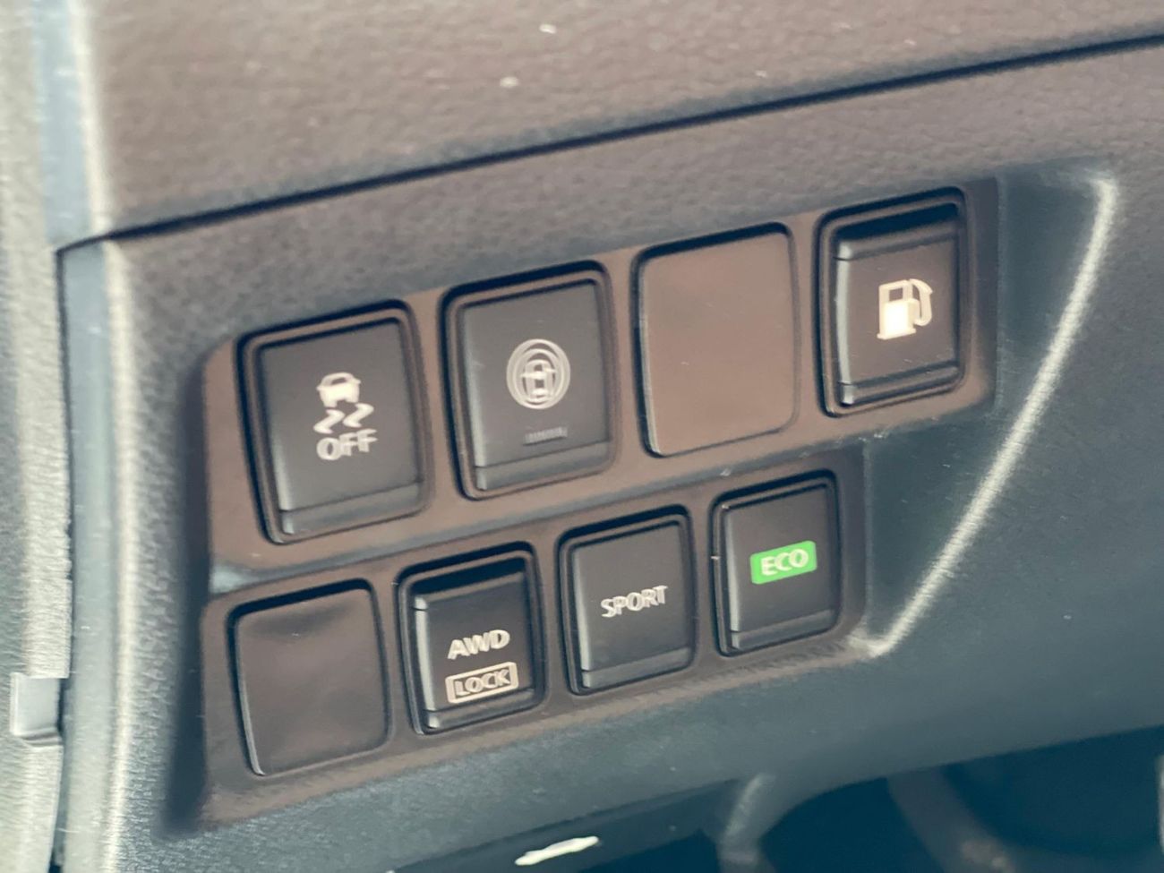 نيسان روج روج اكس-تريل / اصدار خاص / بحالة ممتازة