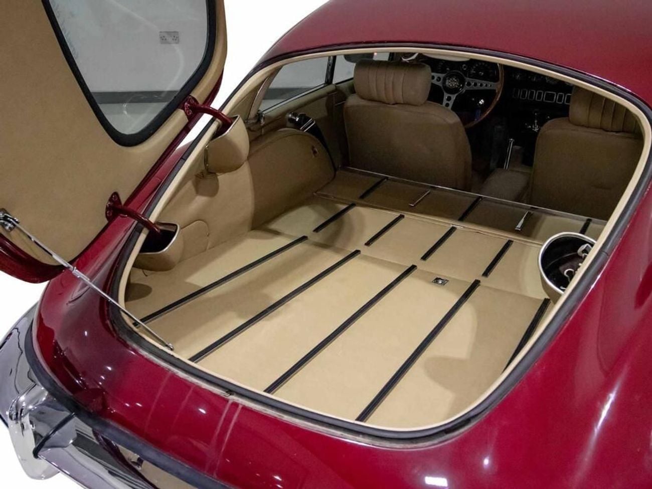 Jaguar E-TYPE 