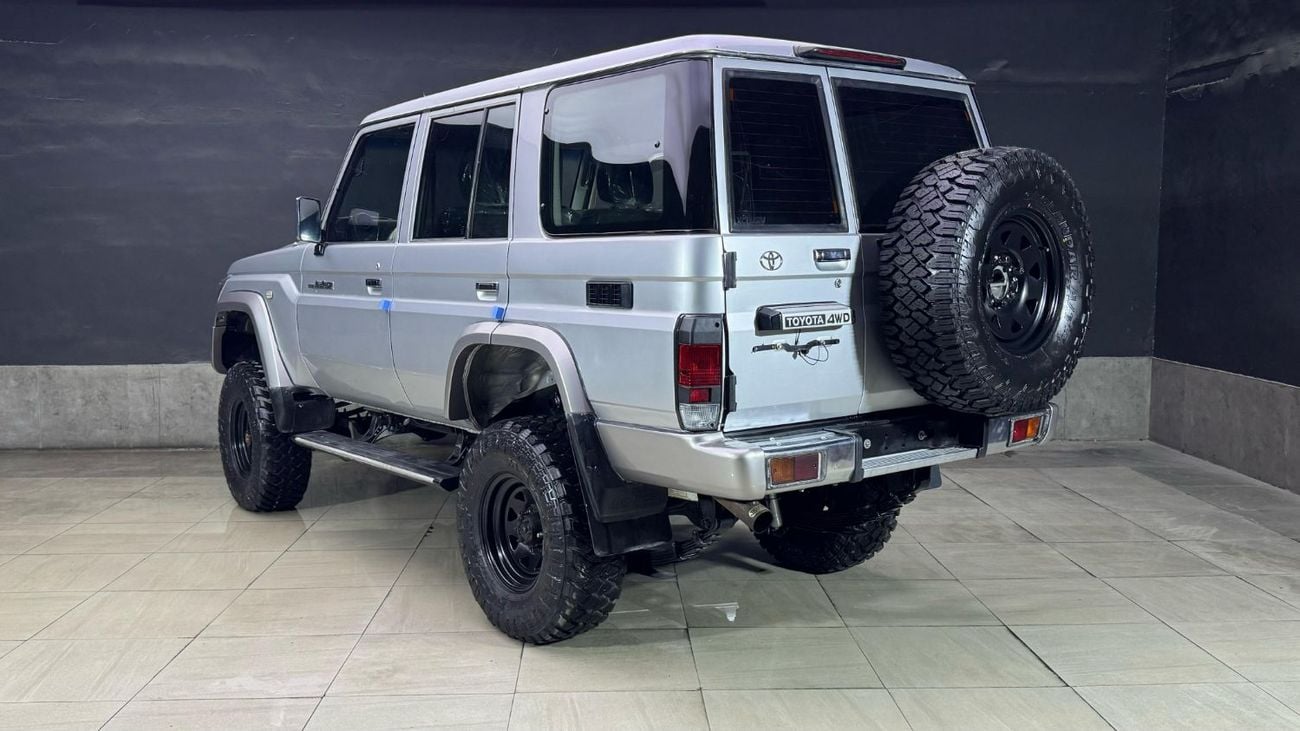 تويوتا لاند كروزر 70 DIESEL 5 DOORS HARDTOP 2013 MODEL RIGHT HAND DRIVE