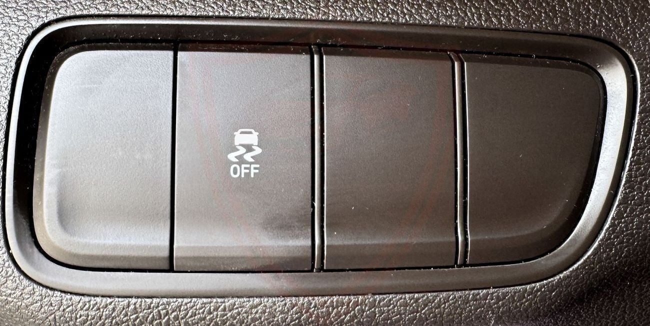 Hyundai Santa Fe Smart 2.4L Hyundai Santa Fe 2024 signature  , GCC , Accident-Free, in Excellent Condition — 1,260 AE