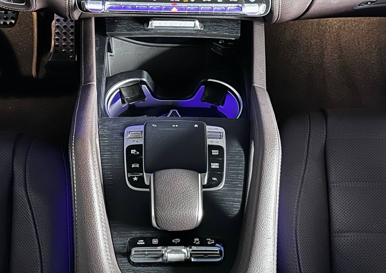 مرسيدس بنز GLS 580 Premium 4.0L (481 HP)