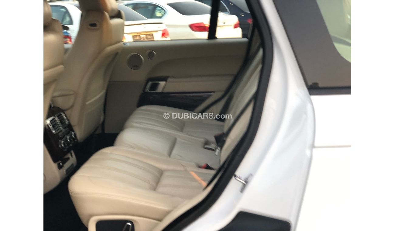 Land Rover Range Rover RANG ROVER SPORT SUPER CHARGE MODEL 2013 GCC car perfect condition full option panoramic roof 5 cam