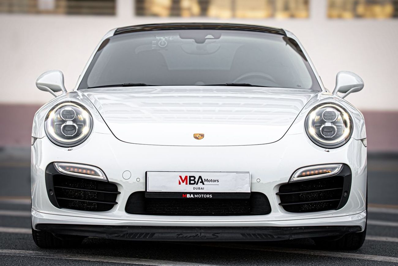 Porsche 911 Turbo S 3.8L (560 HP) Coupe