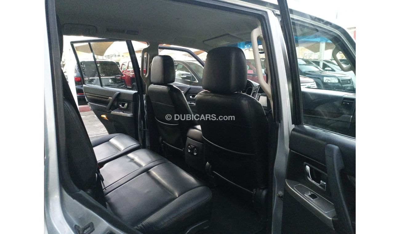 ميتسوبيشي باجيرو خليجى موديل 2013 مثبت سرعة تحكم شاشة كاميرا جلد بحالة ممتازة لاتحتاج لأى مصاريف